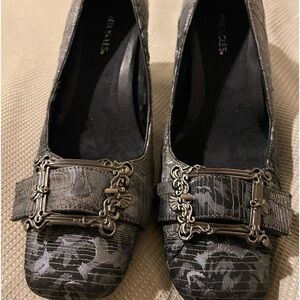 Aerosoles Grey Pump Buckles Shoes